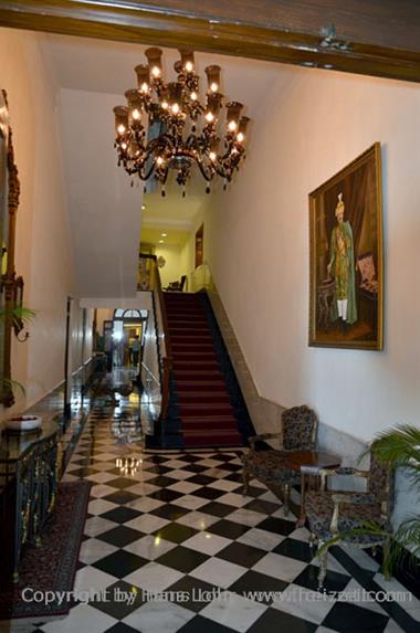 02 Hotel_Laxmi_Vilas_Palace,_Udaipur_DSC4282_b_H600